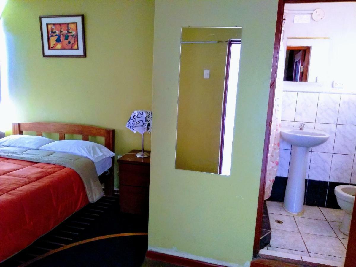 Casa Blanca Hospedaje Huamancaca Room photo